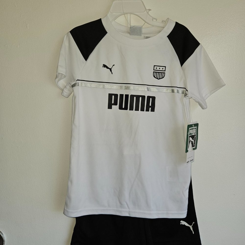 Puma Kids T-shirt and Shorts Set. Size 5.